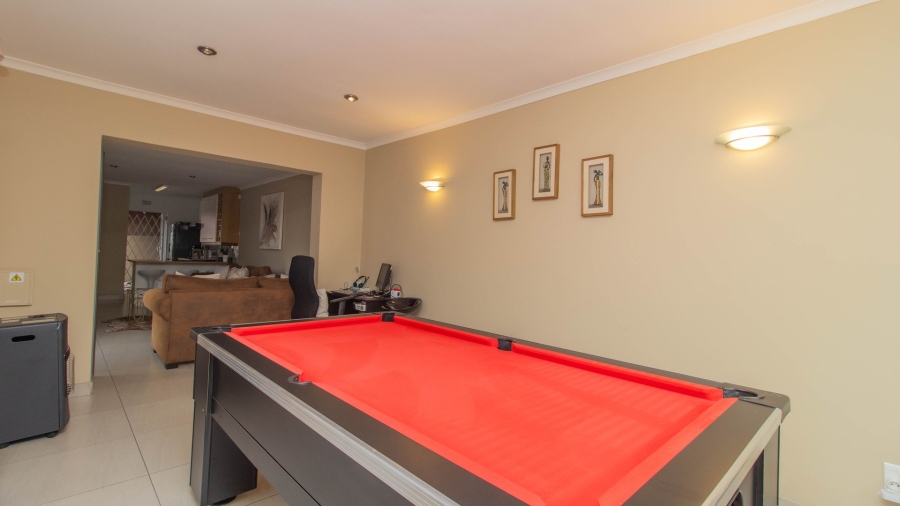2 Bedroom Property for Sale in Glenwood Western Cape